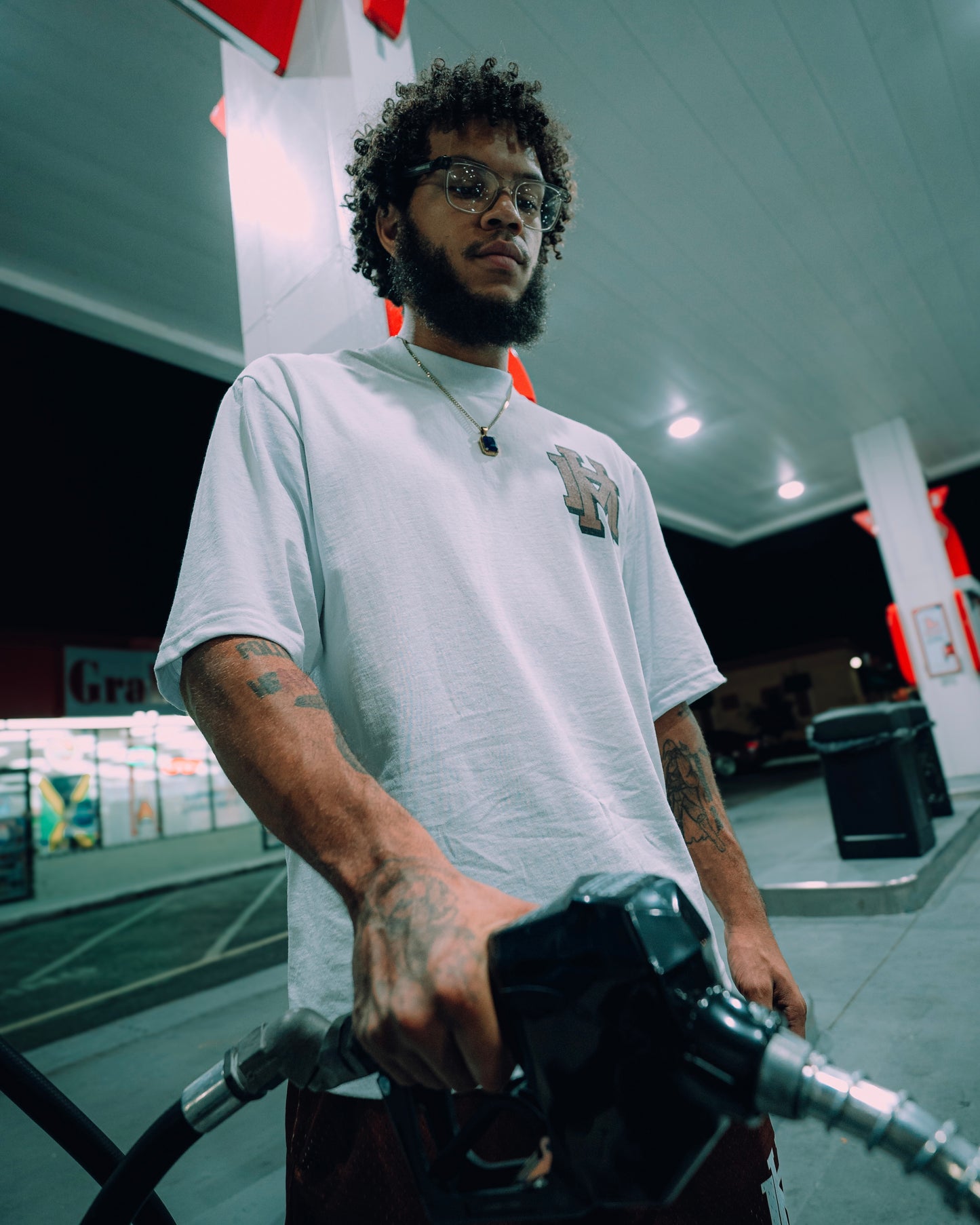 WHITE OVERSIZED HM TEE